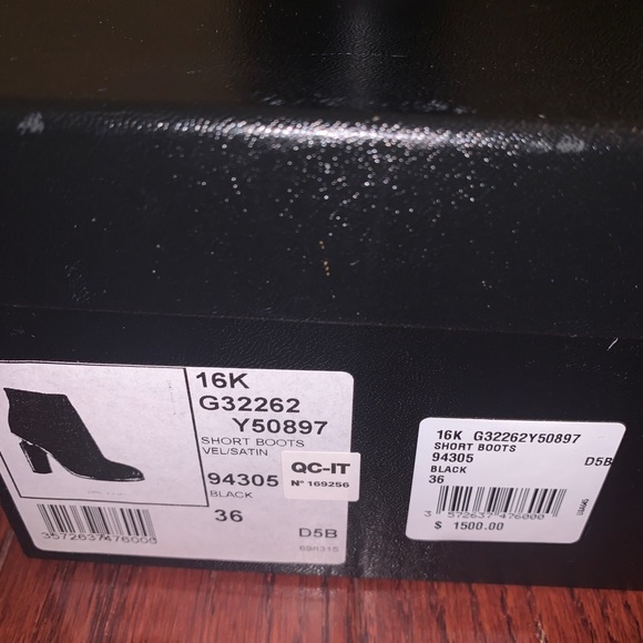 Chanel velvet boots with pearl deatil - Picture 4 of 5